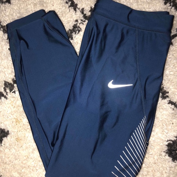 Nike leggings - Picture 2 of 2